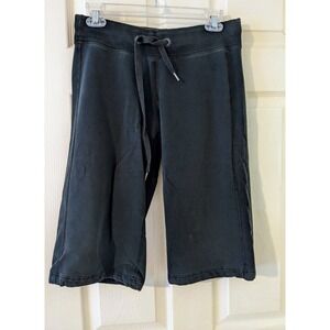 Lululemon Athletica Cotton Relaxed Fit Capri Shorts Black‎ Sz. 6